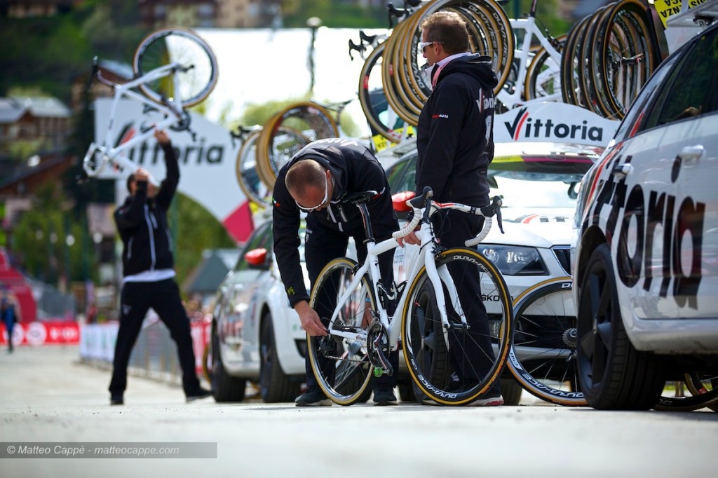 Vittoria Servizio Corse Giro d'Italia 2013 - photo Matteo Cappè _1
