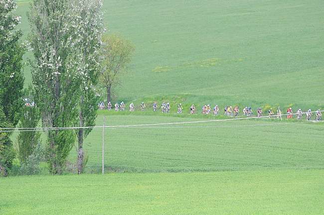 ciclisti-nella-verde-umbria_t