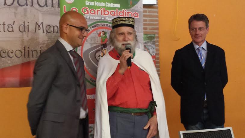 GF Garibaldina 2014 da sx Fabrizio Amadio PaoloCelli Garibaldi e l'organizzatore Marco Ciccolini