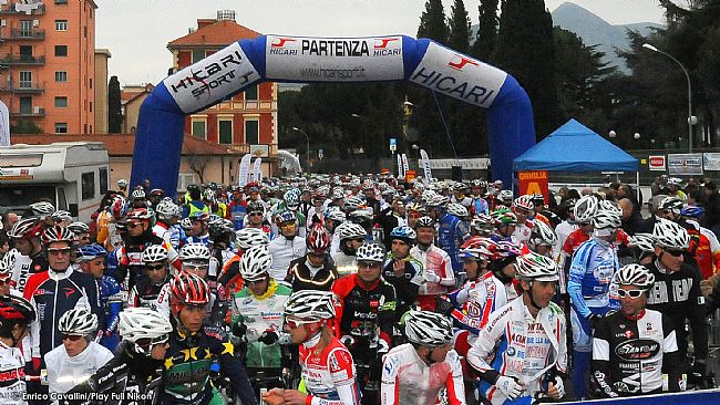 tornano-in-via-caselle-la-partenza-e-l-arrivo-della-granfondo-di-loano_t