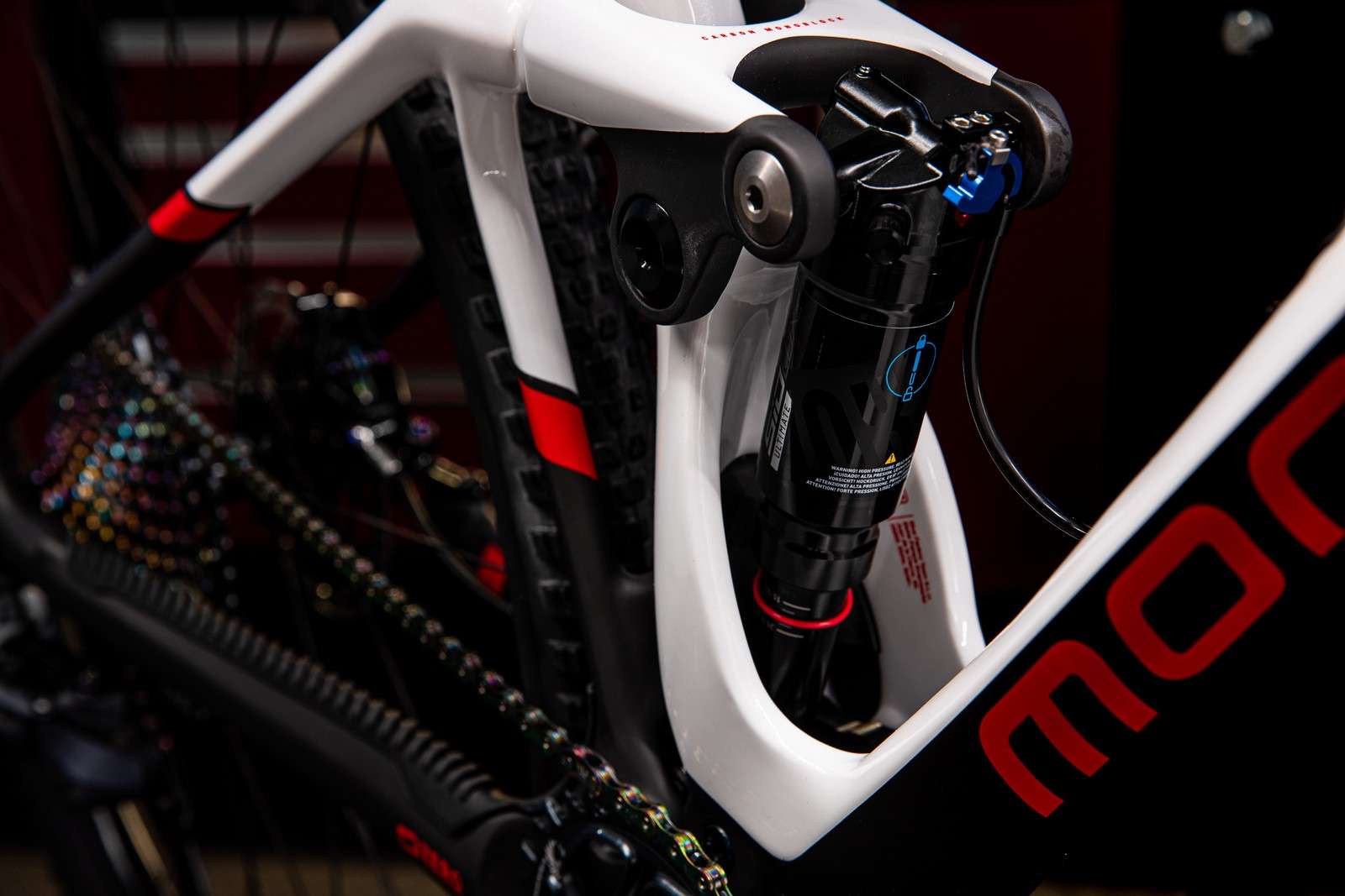 Rock Shox SidLuxe con montaggio Trunnion